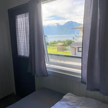 Solvang Ferietun Holiday park Vangsnes